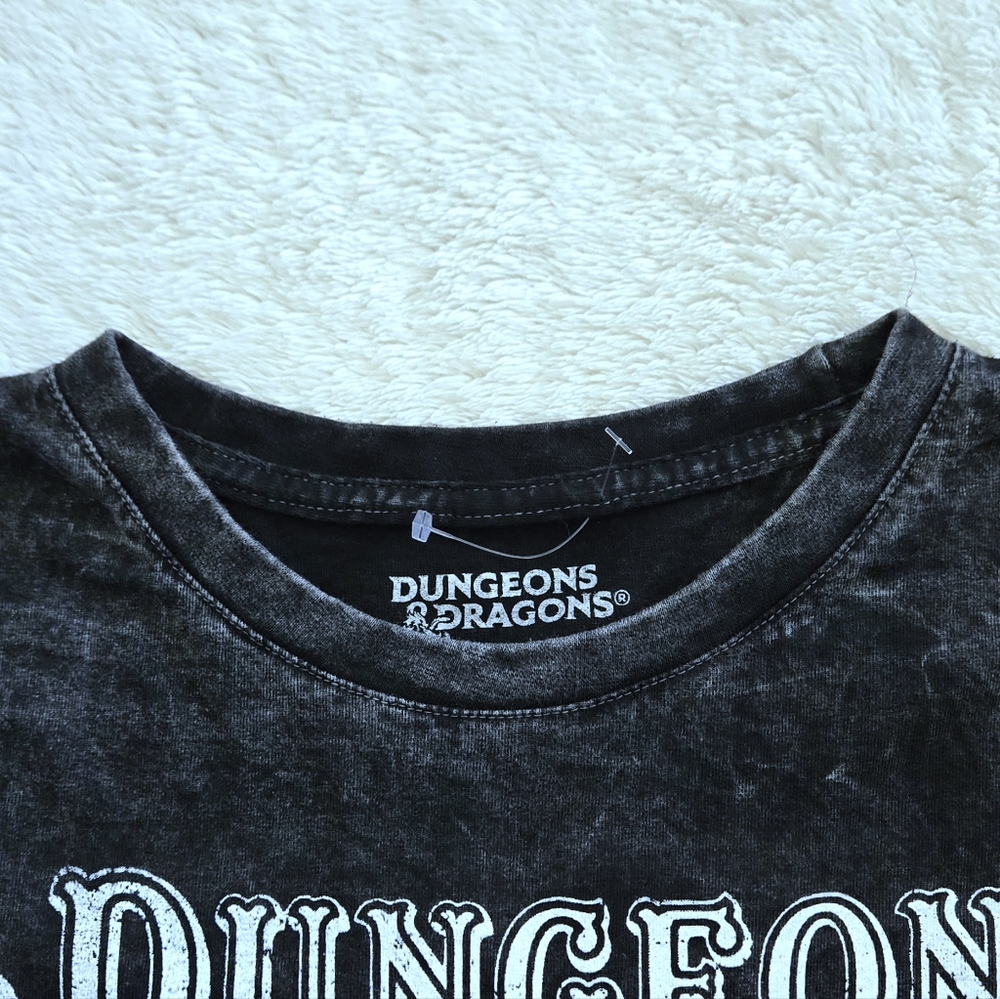 MAD😡 Engine Global LLC Dungeons🏰⛓️ & Dragons🐉 Graphic Tee👕 - NWOT - Picture 5 of 13